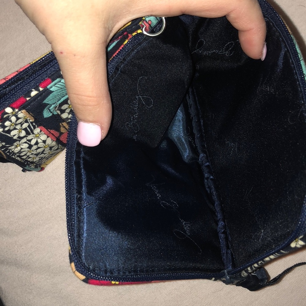 Vera Bradley - Picture 5 of 6